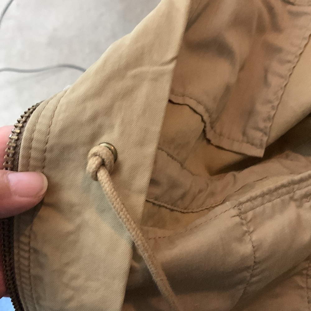 Madewell tan jacket
Size M - Picture 12 of 13
